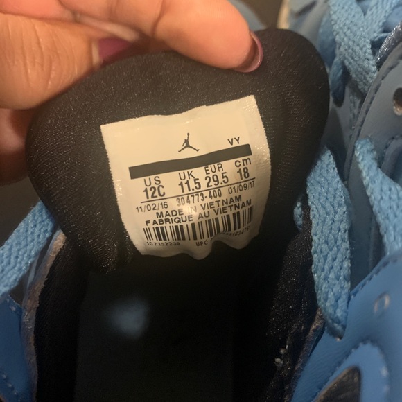 Light blue Jordans - Picture 5 of 5